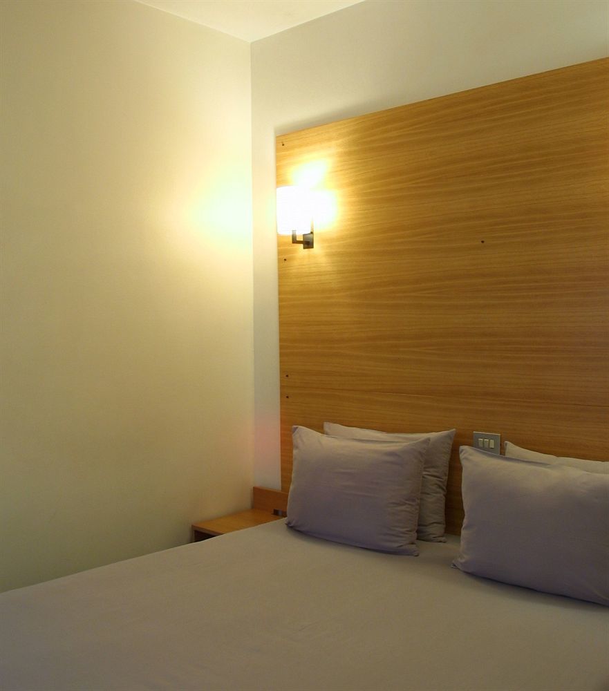 Hotel Queen Anne Brussels Phòng bức ảnh